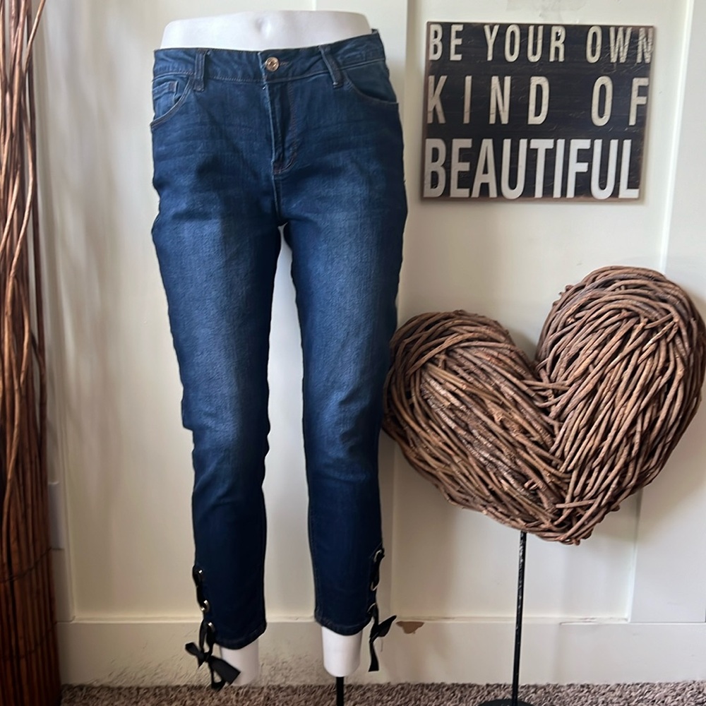 Kensie Skinny Jeans With Black Laced Bottoms